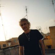 Ligabue: Una canzone senza tempo fuori il 25 agosto